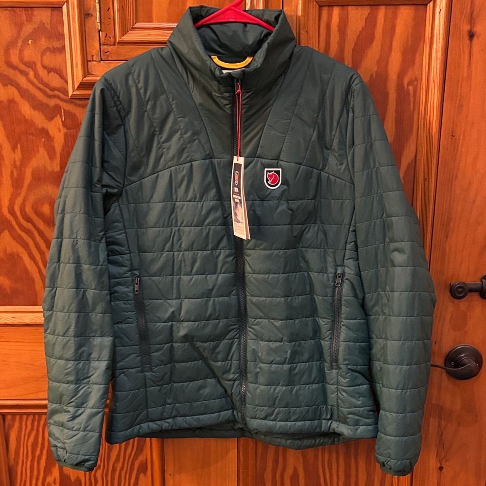NWT Fjallraven women’s 1974 Expedition X-Latt Jacket in arctic green